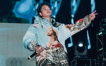 Pindah Agama, Reza Arap Pamer Rayakan Waisak di Candi Borobudur