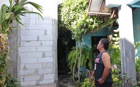 Merasa Dikucilkan, Pemilik Tanah Tutup Akses Jalan Gang di Ponorogo 4 Meter