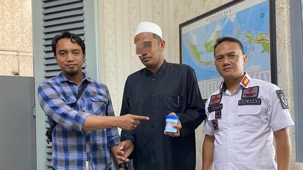 Saat Mau Ngajar di Lapas Banyuwangi Seorang Ustad Ketahuan Bawa Sabu