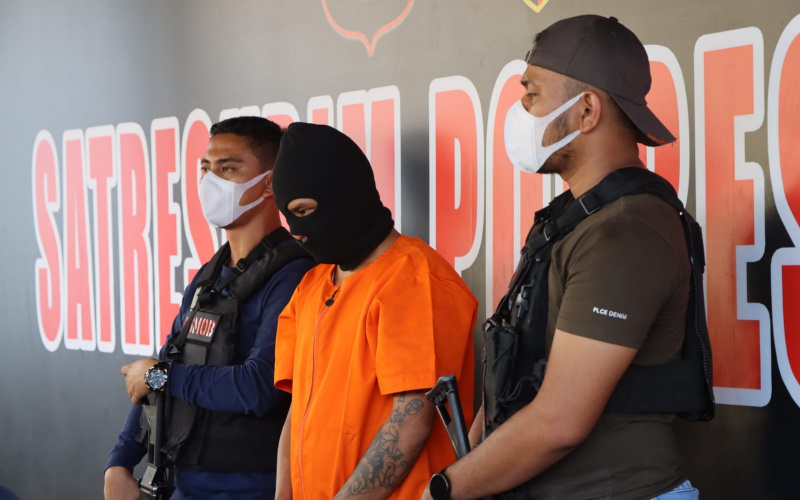 Sebarkan Video Mesum Bareng Mantan Pacar, Seorang Pria Asal Padang Ditangkap Polisi