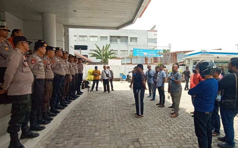 PT SSI Lalai Berikan Hak, FAP TEKAL Orasi Sampaikan Pendapat