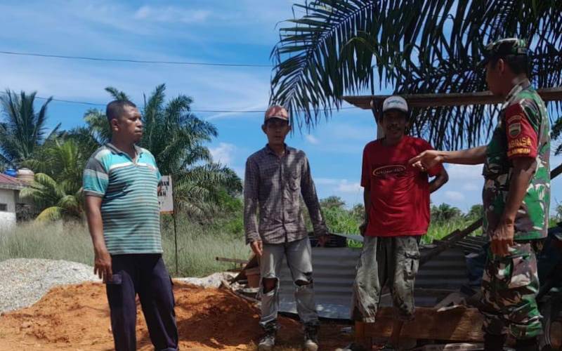 Babinsa Koramil 02/BK Laksanakan Patroli Karhutla