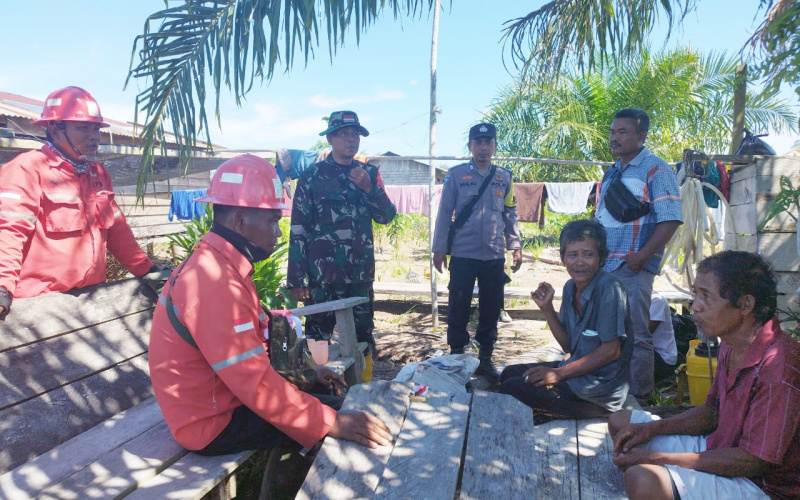 Babinsa Koramil 03 SS Bersama PT SGP Laksanakan Patroli Karhutla