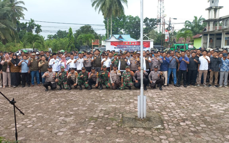 Danramil 02/BK Kapten Inf Syuar Hendri Hadiri Apel Kesiapan Pemilu di Kecamatan Bukit Kapur