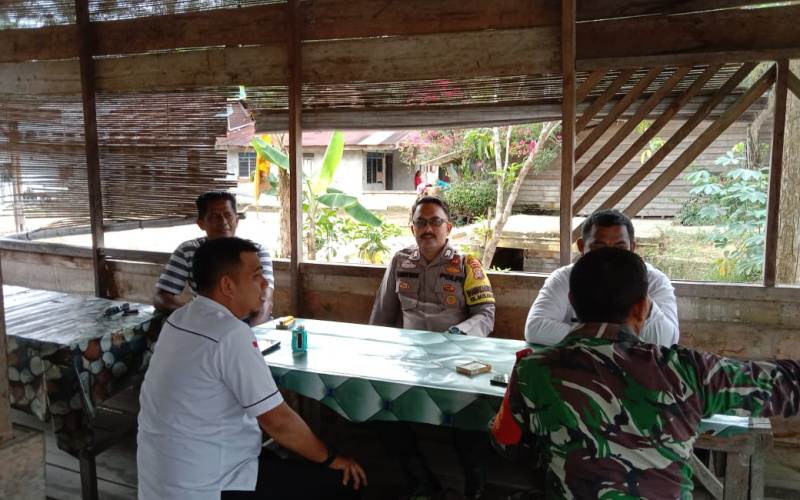 Bincang Keamanan dan Ketertiban, Babinsa Koramil 03 SS Gelar Komsos