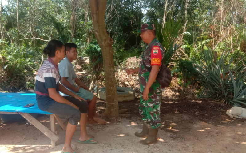 Di Medang Kampai, Babinsa Koramil 02/BK Lakukan Patroli dan Sosialisasi