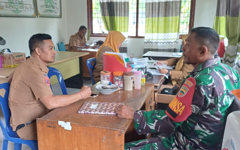 Gelar Komunikasi Sosial, Babinsa Gurun Panjang Sambangi Kantor Lurah