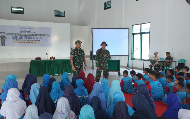 Bersama Pelajar SDIT Al Izzah, Kodim Dumai Latih Kedisiplinan dan Anti Bullying