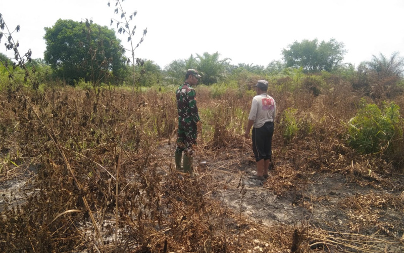 Koptu Erwan Imbau Masyarakat Gotong Royong Bersihkan Lingkungan Sekitar