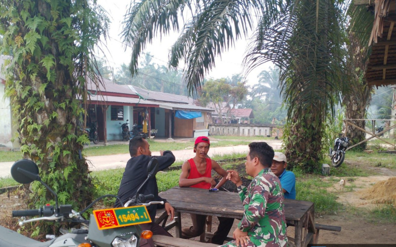 Babinsa Koramil 03 SS kepada Masyarakat: Awasi Hutan dan Lahan Bersama