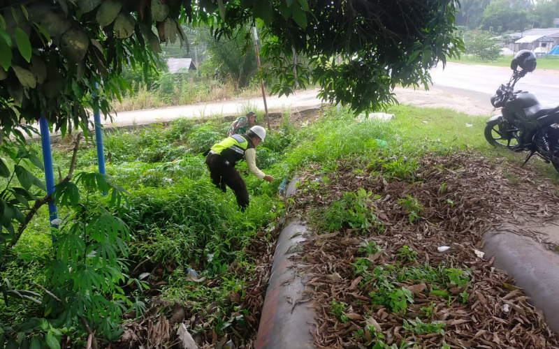 Personil Koramil 02 BK Tingkatkan Keamanan di Kawasan Pipa Minyak Pertamina