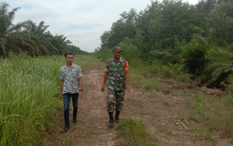 Babinsa Kelurahan Mundam Rutin Patroli Pencegahan Karlahut