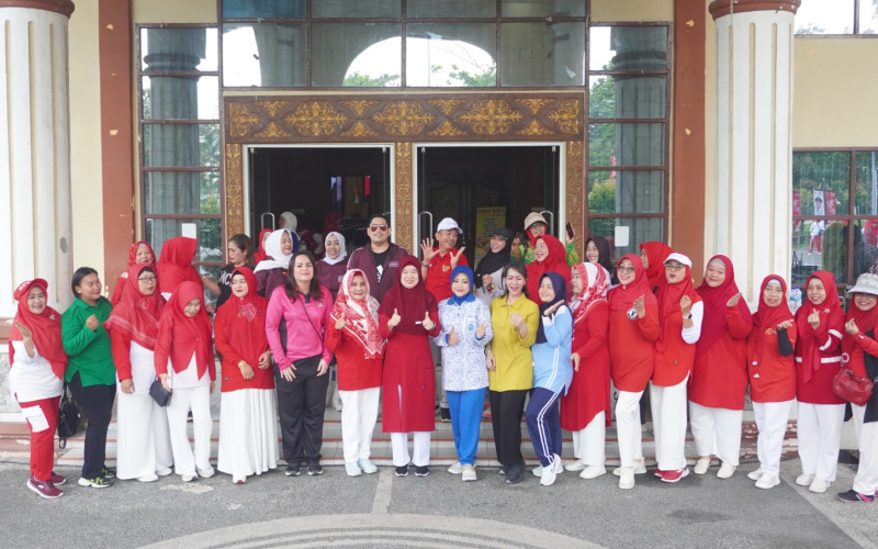 Dandim Ucapakan Selamat Kepada Persit KCK LXXV Dim 0320 Dumai, Raih Juara Fashion Show