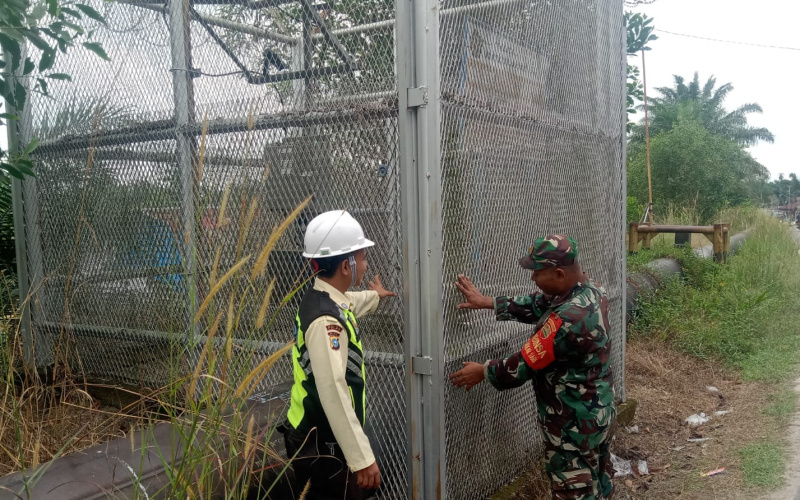 Personil Koramil 01 Patroli Keamanan di Wilayahnya