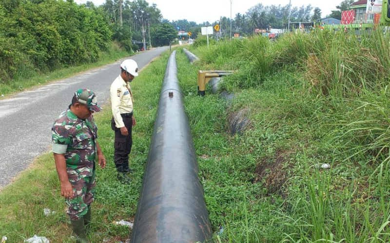 Koramil 02 Bersama Tim Laksanakan Patroli di Jalur Pipa Minyak Pertamina