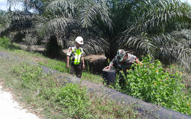 Koramil 01 Rutin Patroli dan Sosialisasi Terkait Keamanan Pipa Minyak