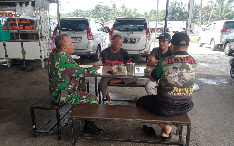 Jalin Sinergitas, Babinsa Bagan Besar Sambangi Toloh Masyarakat