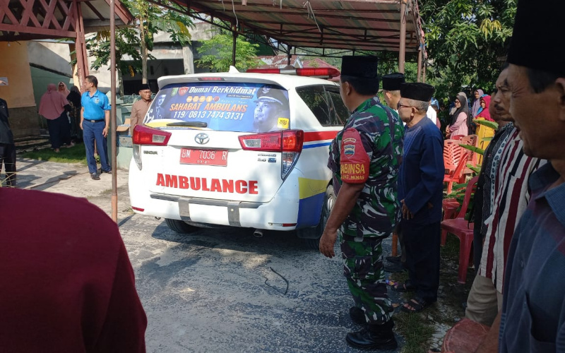 Babinsa Koramil 02 Melayat Kerumah Almarhum Purn Peltu TNI AU Asep Sudrajat