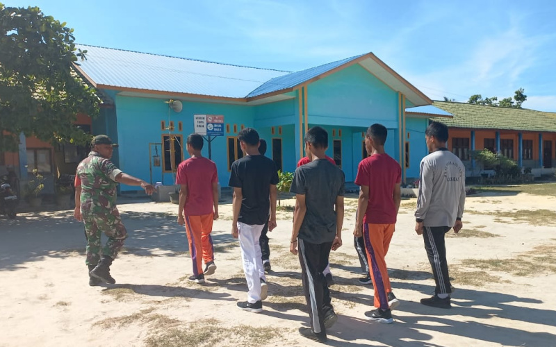 Di Pesantren Al Imam Abi Yazid, Sertu Roni Sandra Latih PBB