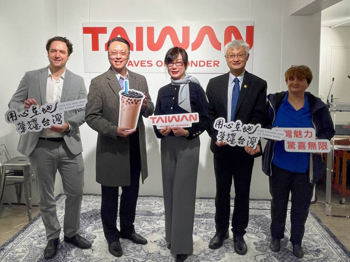 Kantor Pariwisata Taiwan Selenggarakan Pameran ‘Waves of Wonder’ di Paris
